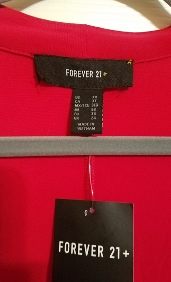 Plus size wrap top - Picture 4 of 6